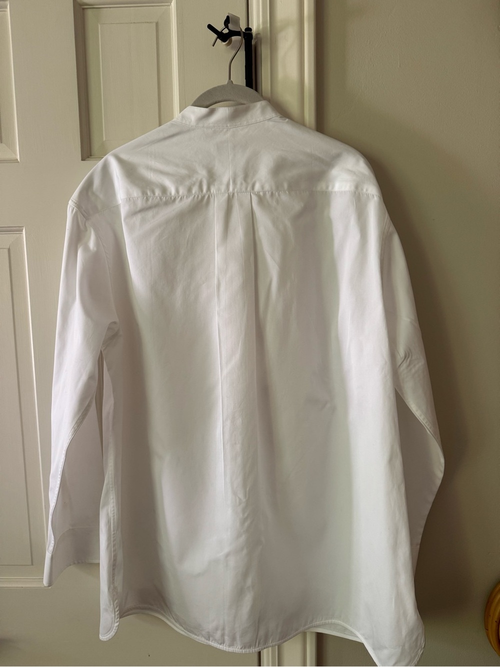 Ann Mashburn Oversized White Mandarin-Collar Shirt - Picture 8 of 10